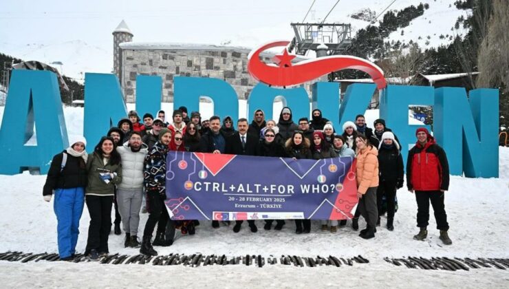 Gençler “Ctrl+Alt+For Who?” projesiyle buluştu