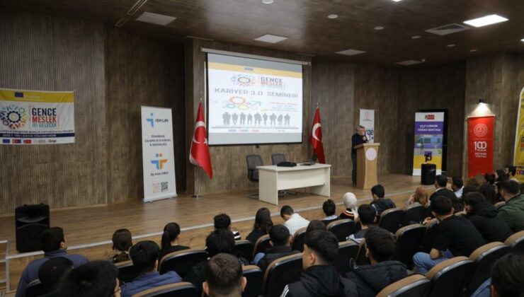 Lise öğrencilerine kariyer 3.0 semineri