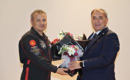 Türkiye’nin ilk astronotu öğrencilerle buluştu