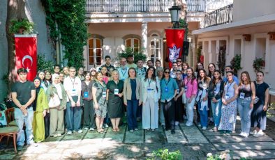 Erasmus öğrencileri İzmir’de buluştu