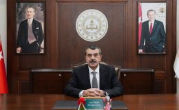 Yusuf Tekin’den 15 Temmuz mesajı: “Bu millet, demokrasiye sahip çıktı”