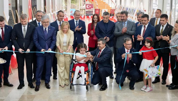 Zaferin adı neden Türkiye ? 74 eser, tek bir tema
