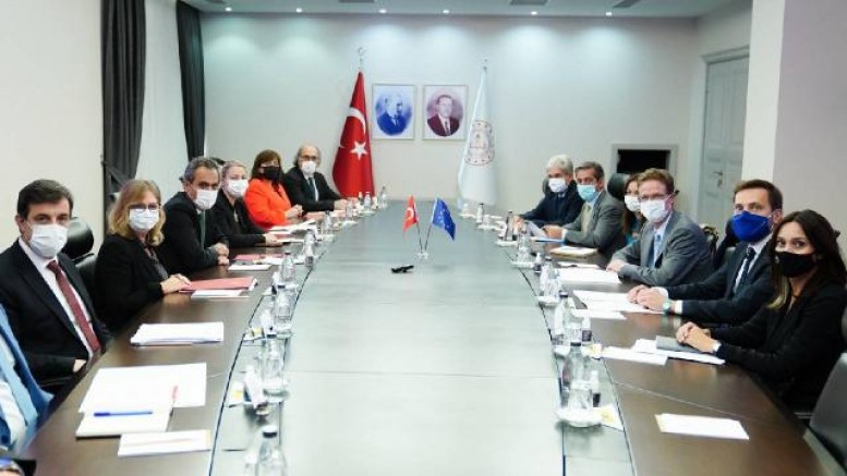 Bakan Özer, AB Türkiye Delegasyonu Başkanı'nı kabul etti