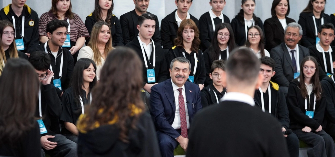 Öğrenciler sordu, Bakan Tekin yanıtladı: Meslek liselerini yeniden prestijli hale getireceğiz