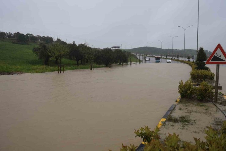 Antakya’da sağanak nedeniyle okullar tatil edildi