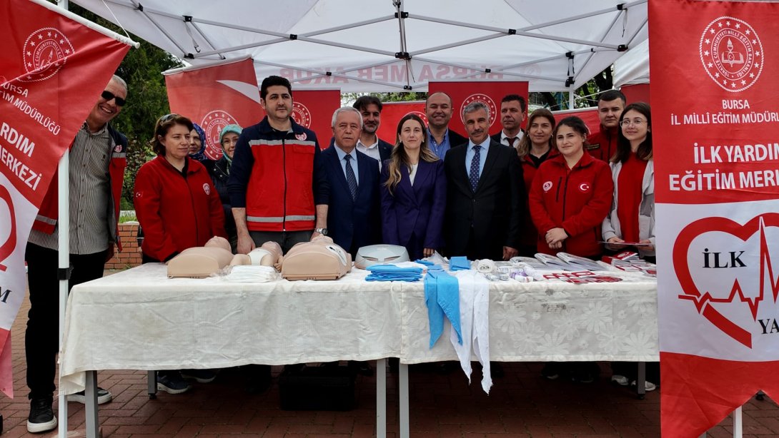 Miniklere uygulamalı ilk yardım eğitimi
