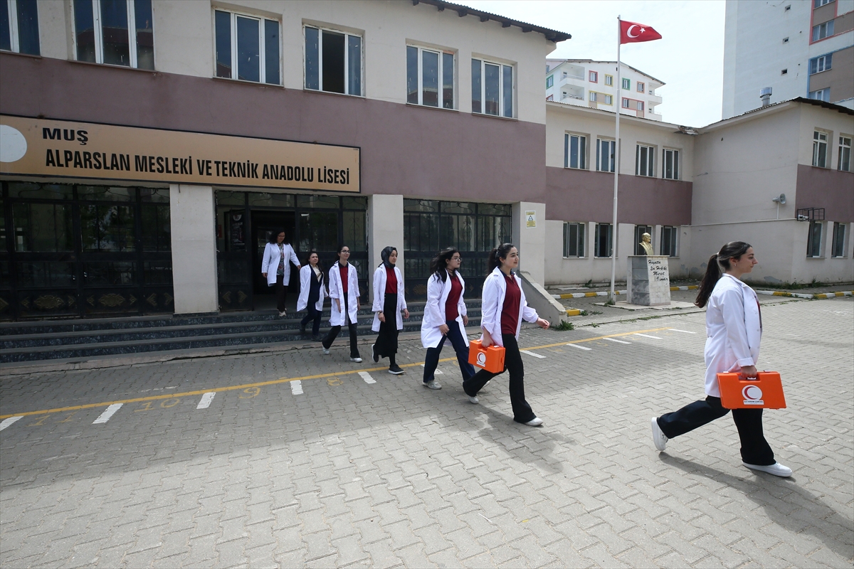 Köy çocuklarının ilk yardım kahramanları oldular