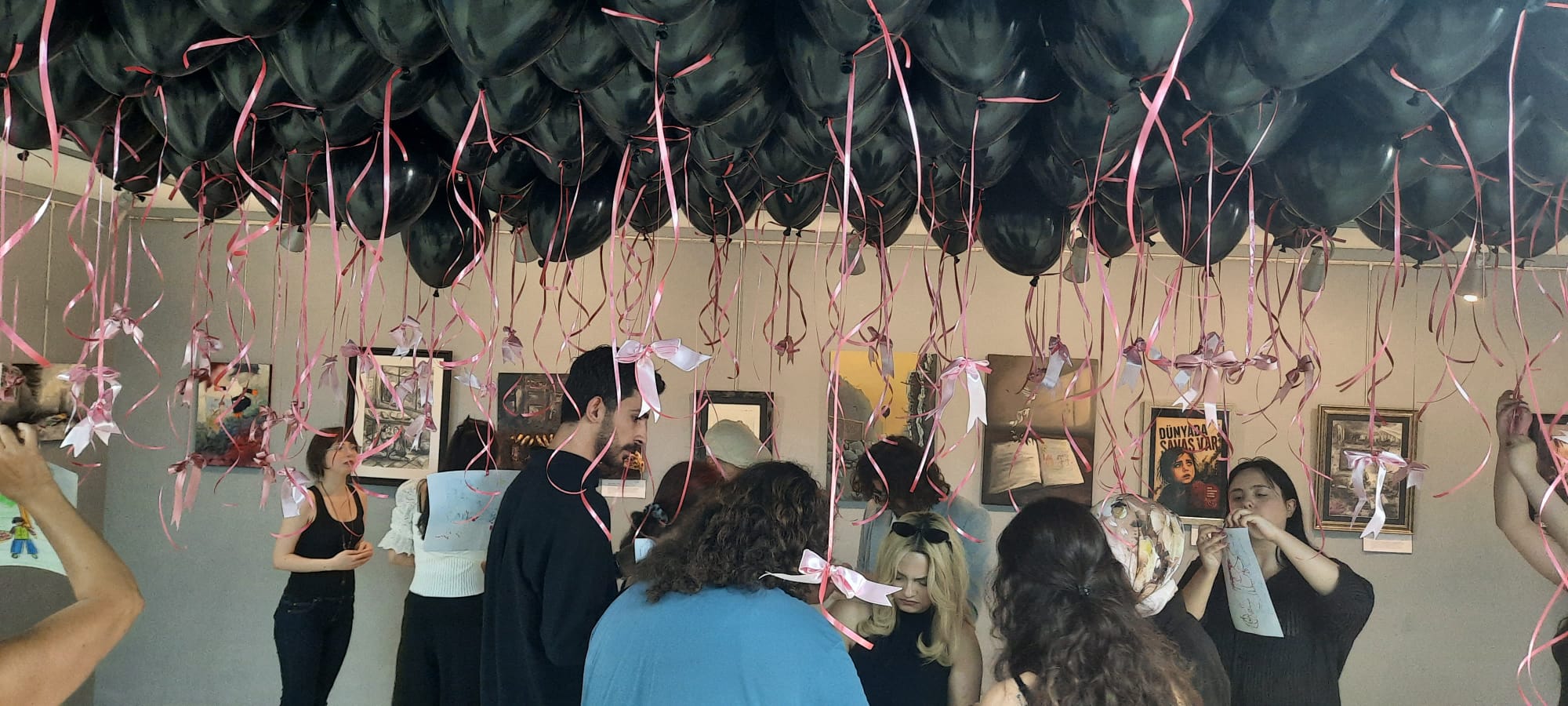 Kocaeli Üniversitesi’nde “Yarım Kalan Dersler” sergisi duygulandırdı