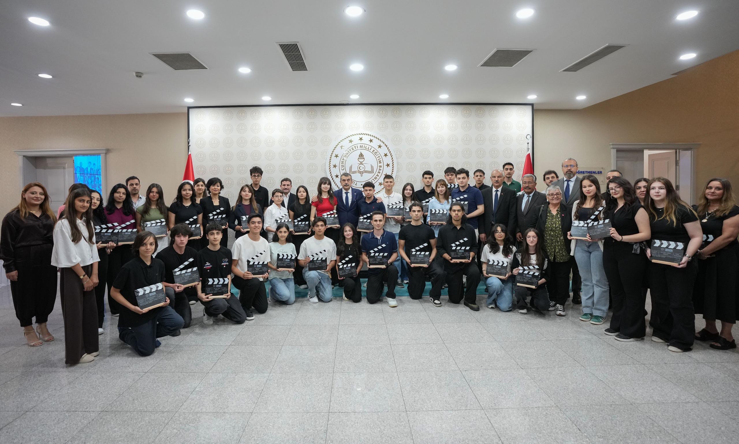 Bakan Tekin, sezon finali  yapan "Haberimiz Olsun" ekibini kabul etti