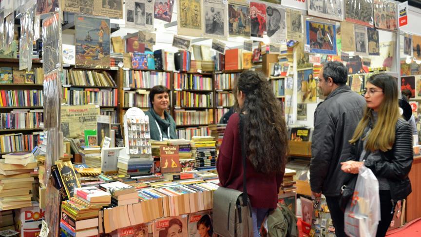 İstanbul Kitap Fuarı'nın onur yazarı Latife Tekin oldu