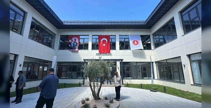 Samsun Üniversitesi'nin yeni rektörlük binası törenle hizmete açıldı