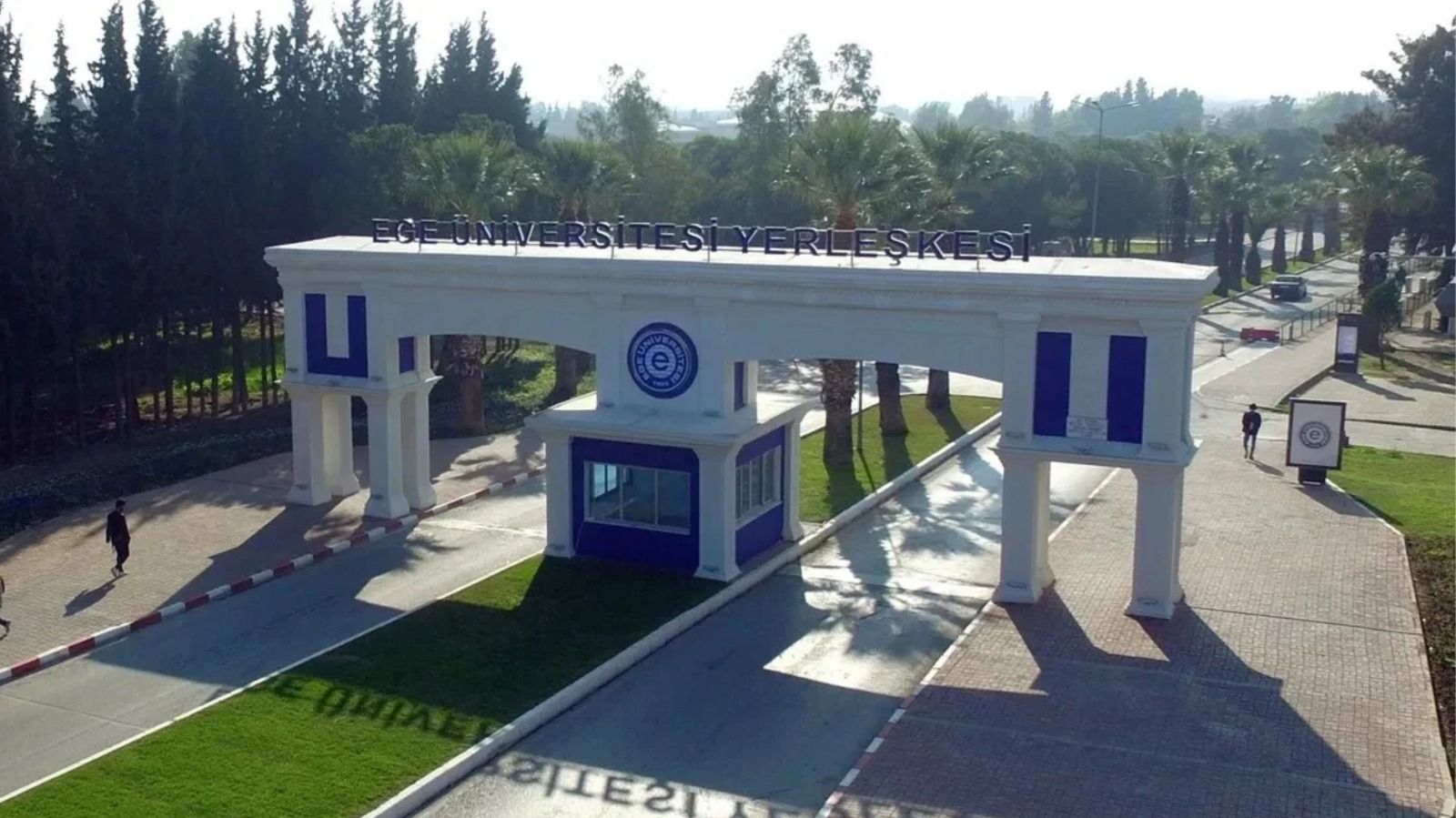 Ege Üniversitesi'nde gece yarısı müdahalesi: Köpekler nereye götürüldü?