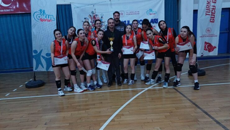 Voleybolda Şampiyon Lise Belli Oldu