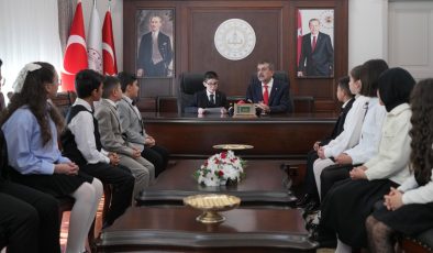 Bakanlık koltuğu bugün Kenan’ın!