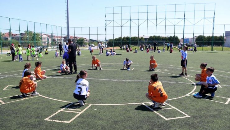 Geleneksel çocuk oyunları şenliği başladı