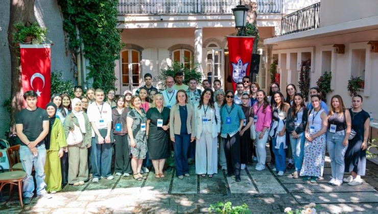 Erasmus öğrencileri İzmir’de buluştu