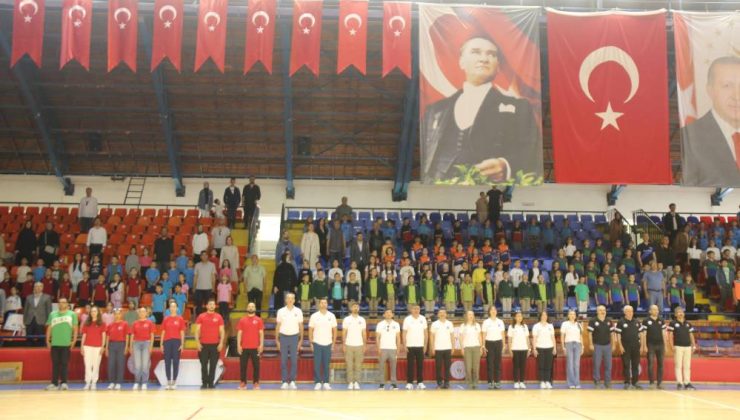 Kütahya’da geleneksel çocuk oyunları ve spor şenliği
