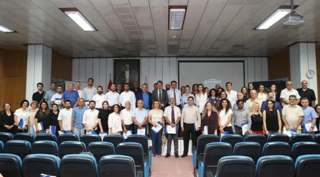 Bursa Uludağ Üniversitesi akademisyenlerini ödüllendirdi