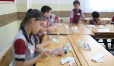 Deprem bölgesindeki özel okul öğrencilerine büyük destek